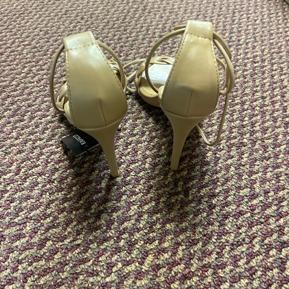 Express ankle wrap heels size 8 - Picture 2 of 4